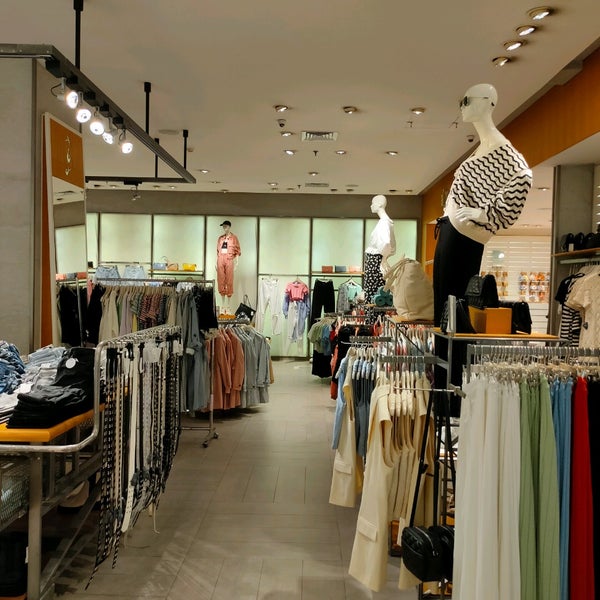 Kemang village h&m hotsell
