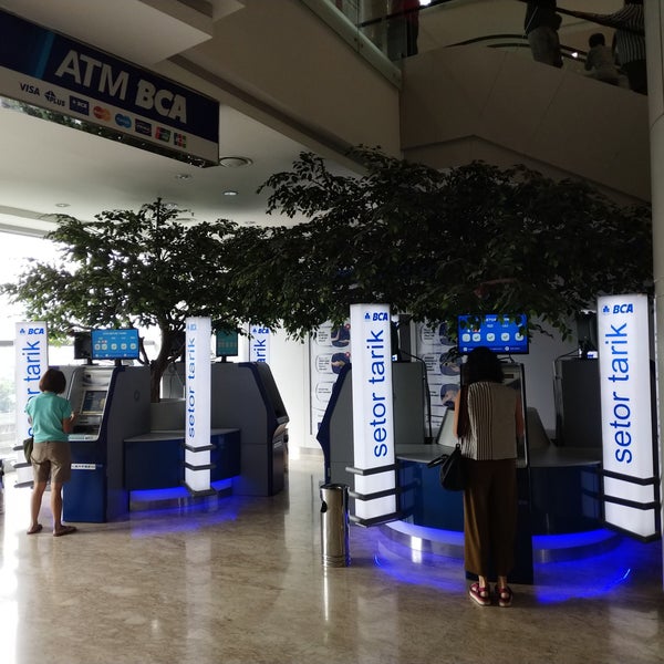 авеню банкоматы. проспект мира 97 азбука вкуса. экран банкомата альфа банк. новосибирское метро станция красный проспект. банкомат альфа.