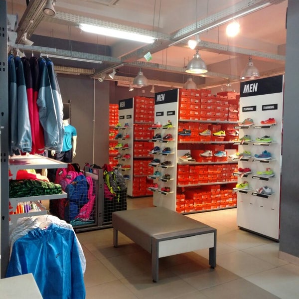 nike outlet alam sutera
