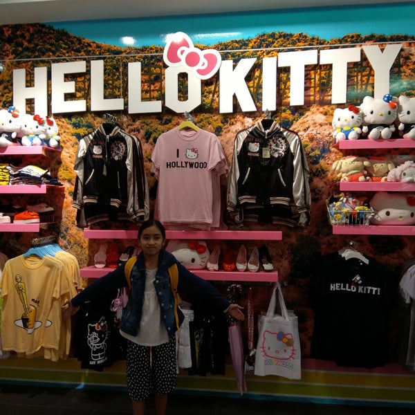 Sanrio Hollywood Store -- HELLO KITTY HOLLYWOOD 