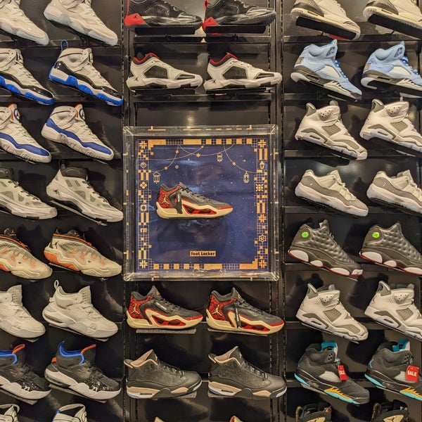 Full shop locker shoes