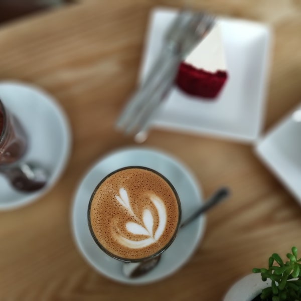 6/7/2018에 Satya W.님이 Size S Coffee &amp; Bakery에서 찍은 사진