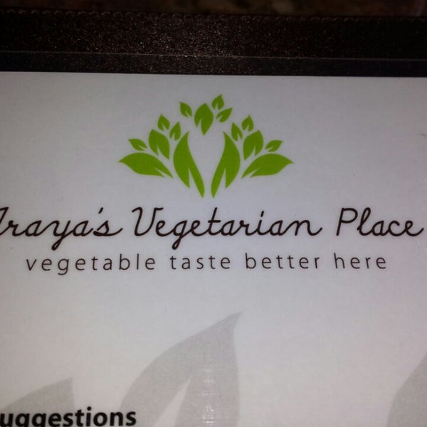 รูปภาพถ่ายที่ Araya&#39;s Vegetarian Place โดย Tanner R. เมื่อ 6/21/2013