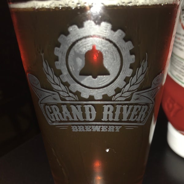 Foto tirada no(a) Grand River Brewery por Mike M. em 10/31/2019