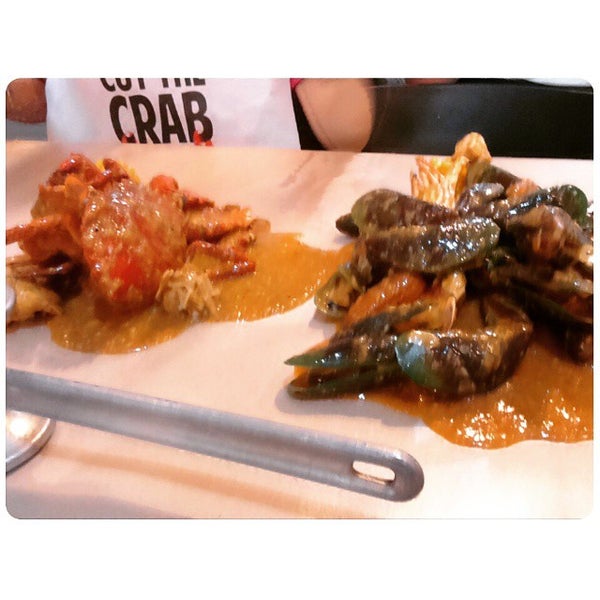 Снимок сделан в Cut The Crab пользователем Zefannya P. 3/8/2015