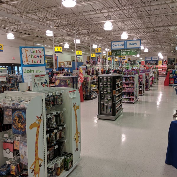 Photos At Toys R Us Now Closed Toy Game Store In Fairview