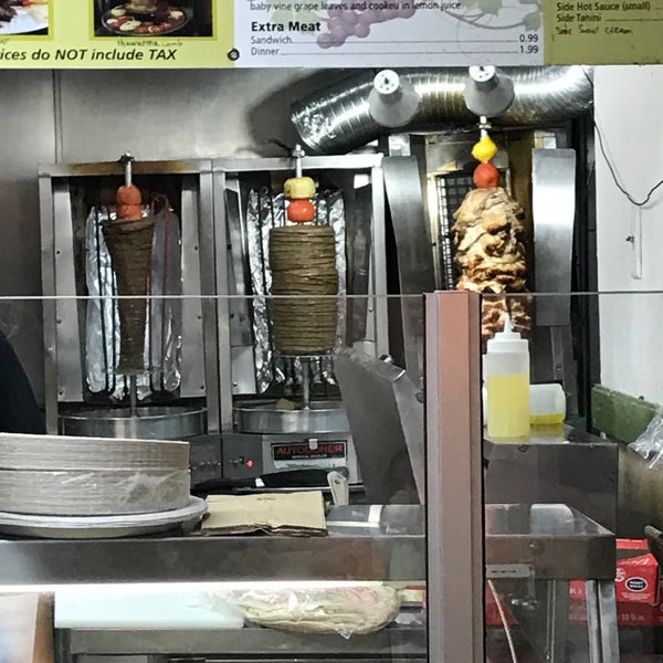 12/21/2016 tarihinde Mohammed A.ziyaretçi tarafından Boston Shawarma'de çekilen fotoğraf