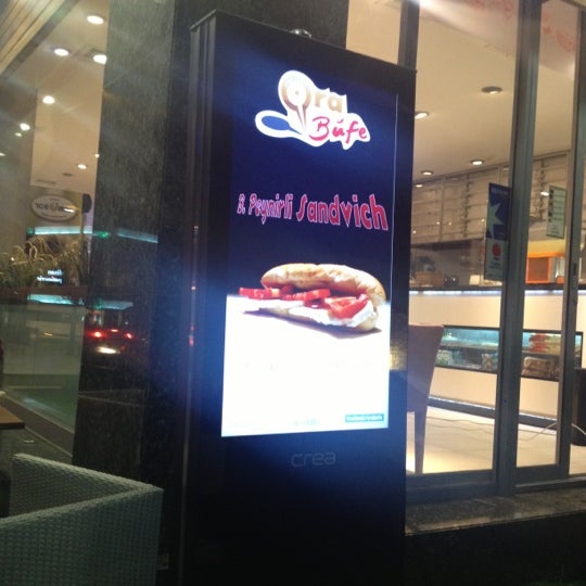 Foto tomada en Ora Steak &amp; Burgers  por Bilal T. el 11/28/2012