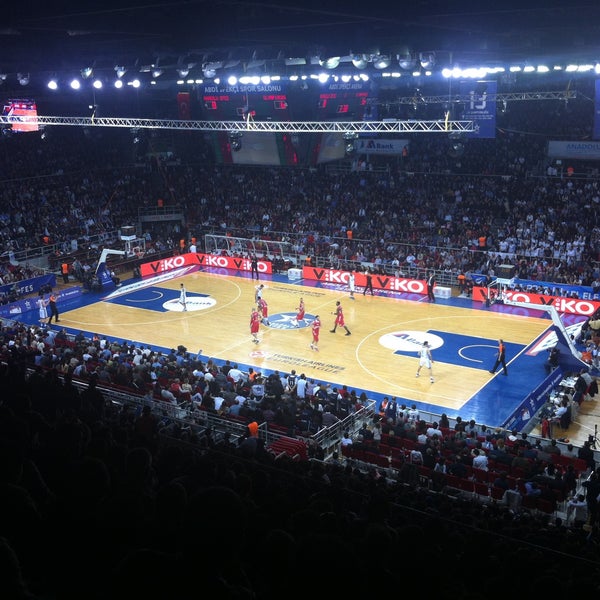 Foto diambil di Abdi İpekçi Arena oleh Necip B. pada 4/19/2013