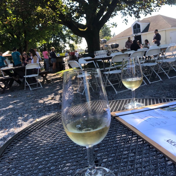 9/29/2018 tarihinde Courtney M.ziyaretçi tarafından The Lenz Winery'de çekilen fotoğraf