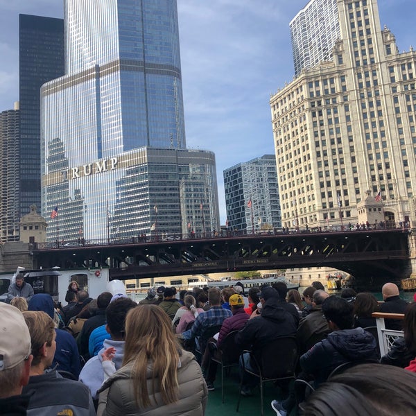 Foto tirada no(a) Chicago&#39;s First Lady por Courtney M. em 10/18/2019