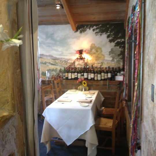 Das Foto wurde bei Fandango Restaurant von Dmitry S. am 10/16/2012 aufgenommen
