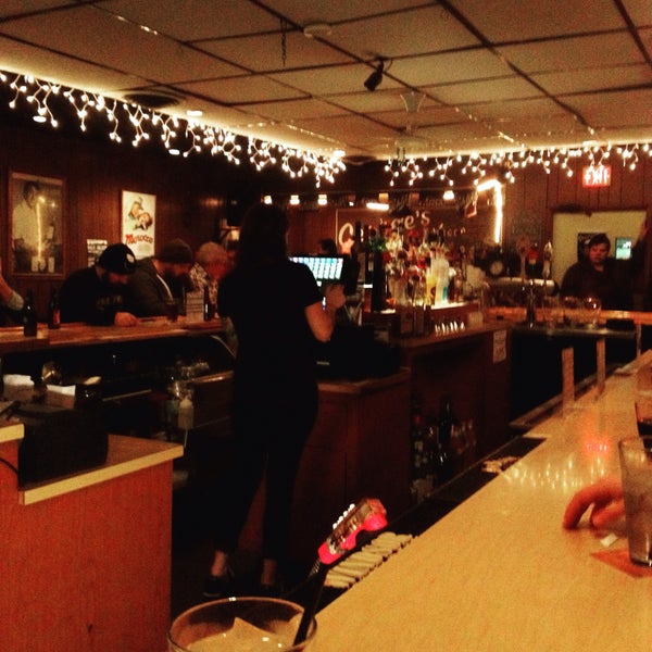 11/29/2015にBeth W.がGeorge&#39;s Loungeで撮った写真