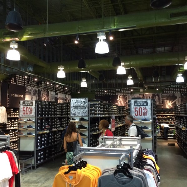 converse store outlet mall