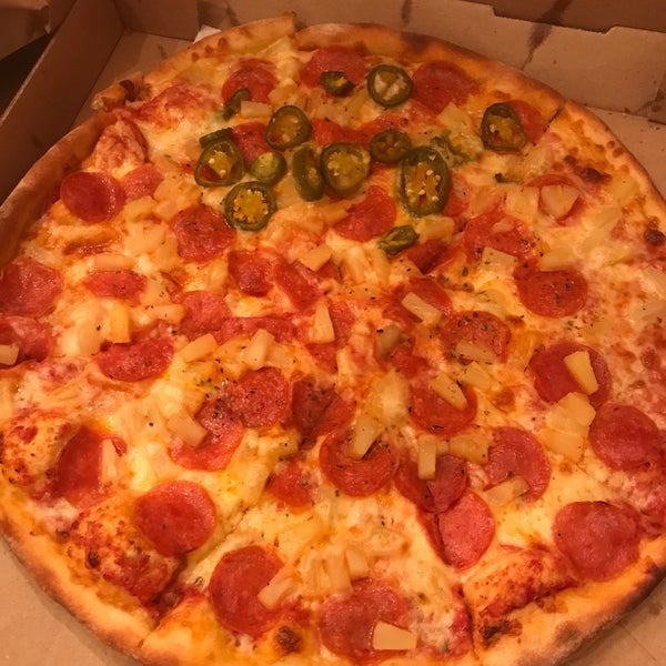 Пицца на старокузьмихинской иркутск. Пицца новокузнецк новобайдаевка. Бона пицца в карпинске. Пиццерия бона. Фокачча с рукколой.