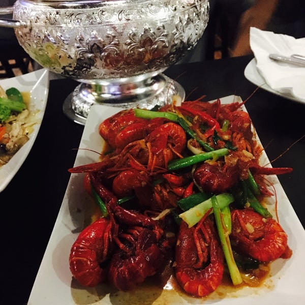 The crawfish is good! The entrees are focus on spicy flavor, not like other southeastern Asian food which is too sweet! Price is good!