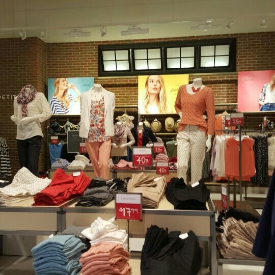 LOFT Outlet Women's Store in Orange