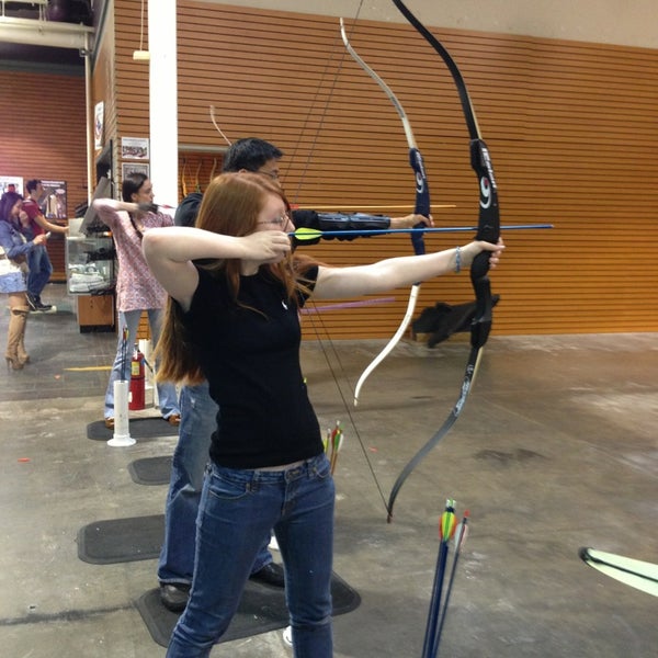 Foto scattata a Texas Archery Academy da Michelle V. il 2/17/2013