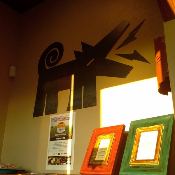 8/11/2013에 Tina F.님이 Chile Verde Cafe - Sawmill Rd에서 찍은 사진