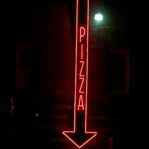 Photo taken at Greenville Avenue Pizza Company by Aaron D. on 10/18/2015