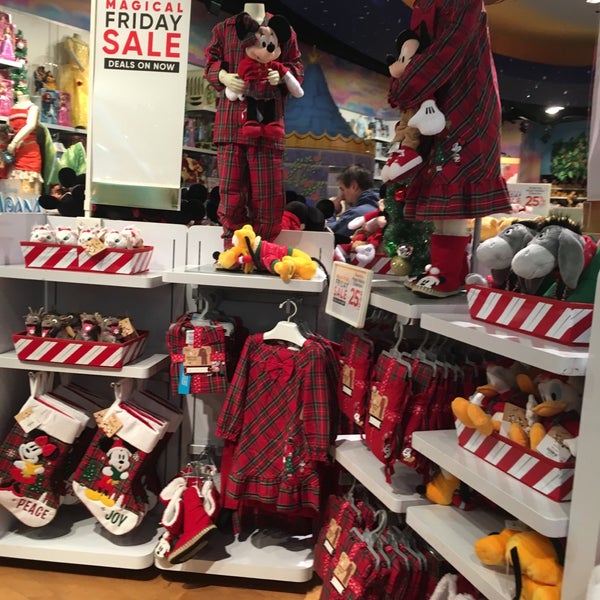 Disney Store Now Closed North Braintree Braintree Ma