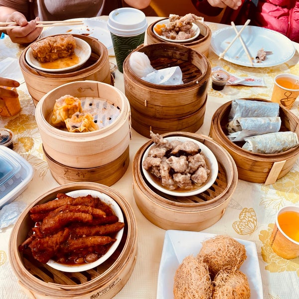 9/24/2022 tarihinde Pat H.ziyaretçi tarafından Golden Unicorn Restaurant 麒麟金閣'de çekilen fotoğraf