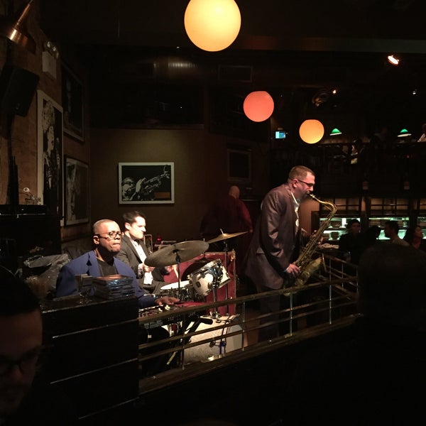 Photo taken at Garage Restaurant &amp; Cafe by Didem A. on 3/28/2015