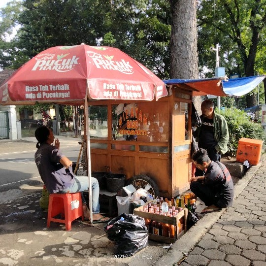 Mie Ayam Baso Cipaganti - Truk Makanan
