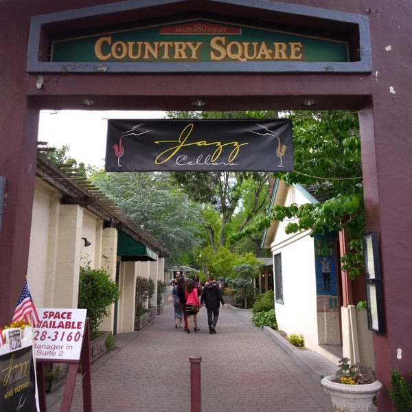 нью-йорк улица стоун стрит. Country square. Country square. пантон 201. богота столица.