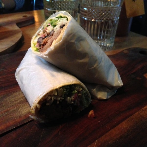 Great veal burrito during lunchtime. Order it with fresh guacamole added!