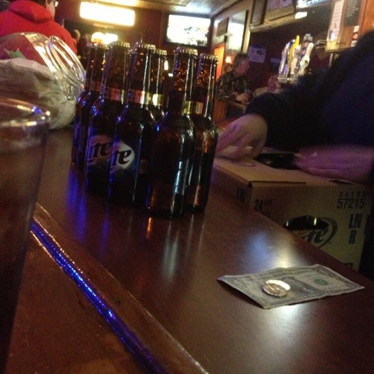 Foto diambil di The Recovery Room Pub and Grill oleh Thadius K. pada 11/16/2012