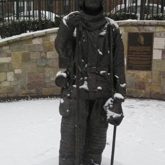 Jonathan L. Ielpi Firefighters Park Park in Great Neck