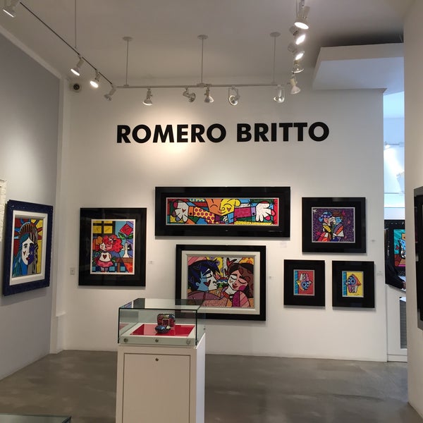 Photo taken at Britto Central Gallery by Don Antonio M. on 10/31/2015