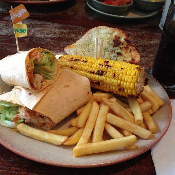 Photo taken at Nando&#39;s by Mohammed A. on 5/4/2013