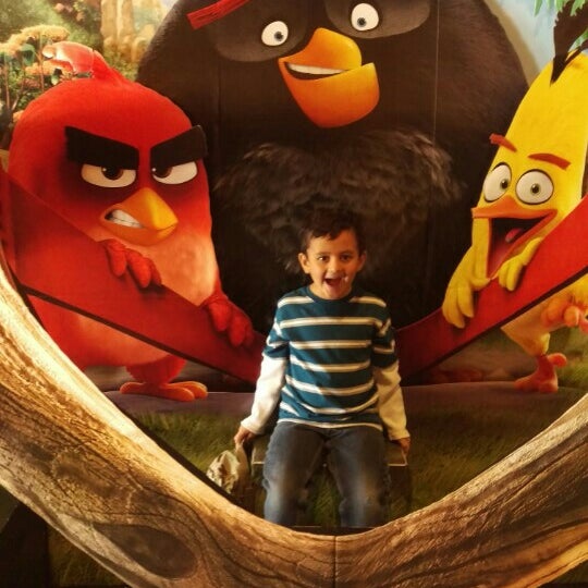 Icon Cinema at Four Hills Movie Theater in Singing Arrow