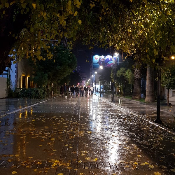 11/17/2017에 savaş님이 Muzaffer İzgü Sokağı에서 찍은 사진
