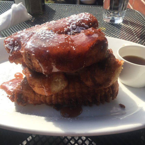 Tried the French toast and it was amazing! One of the best! Big portion, very yummy!