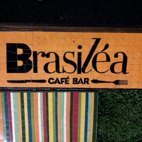 Foto tirada no(a) Brasiléa Café Bar por mTna em 1/26/2013