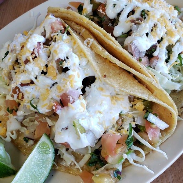 Foto diambil di Albert&#39;s Fresh Mexican Food oleh Joey G. pada 3/6/2020