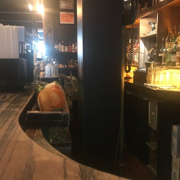 Das Foto wurde bei Quarter Bar von alexandra k. am 9/1/2017 aufgenommen
