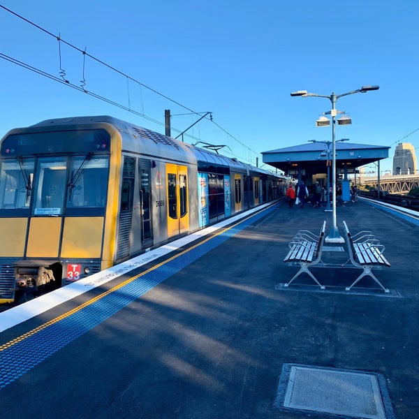 Photo taken at Milsons Point Station by Pauline W. on 9/1/2019