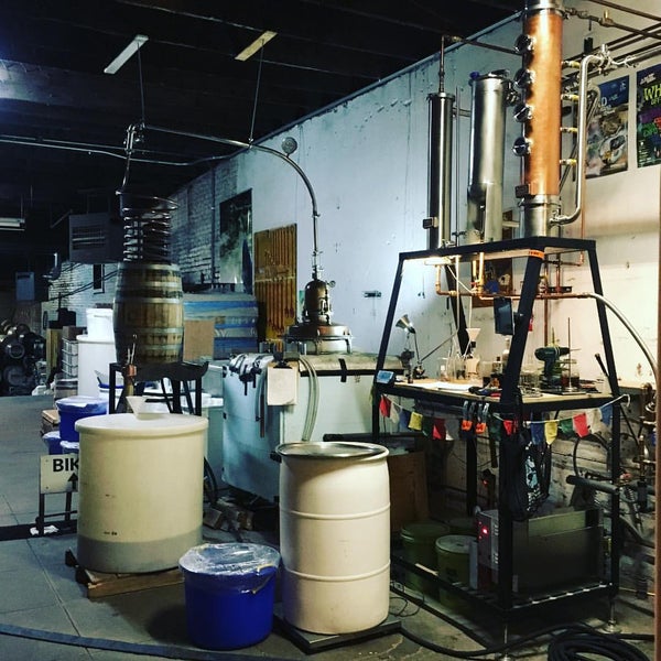 Photo taken at Wood&#39;s High Mountain Distillery by Funky R. on 8/11/2016
