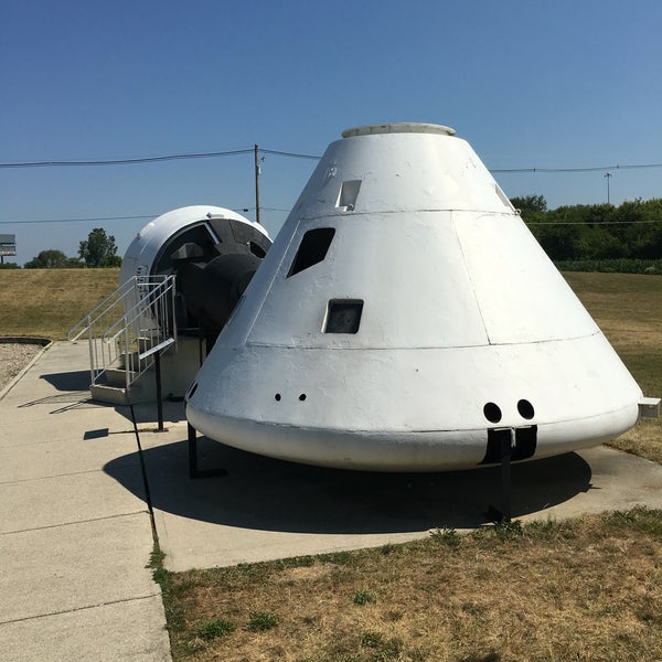 7/20/2016에 Bill B.님이 Armstrong Air &amp; Space Museum에서 찍은 사진