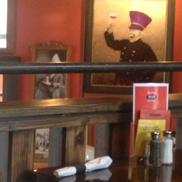 รูปภาพถ่ายที่ George&#39;s Corner Restaurant โดย Bill B. เมื่อ 4/1/2013