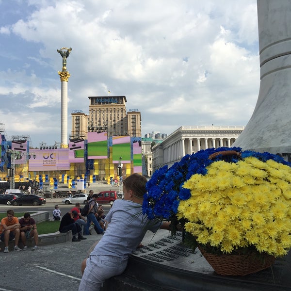 8/23/2016 tarihinde Olena S.ziyaretçi tarafından Нульовий кілометр України / Ukraine Kilometre Zero'de çekilen fotoğraf