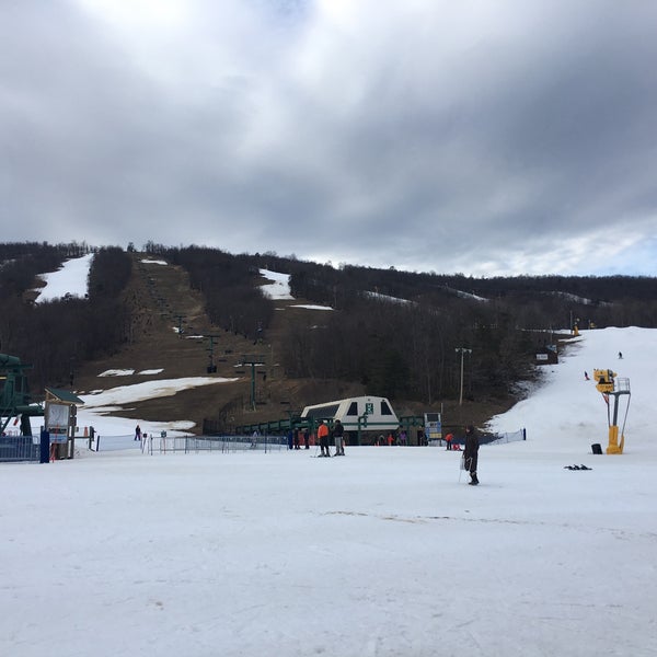 Das Foto wurde bei Whitetail Ski Resort von Olena S. am 3/17/2018 aufgenommen