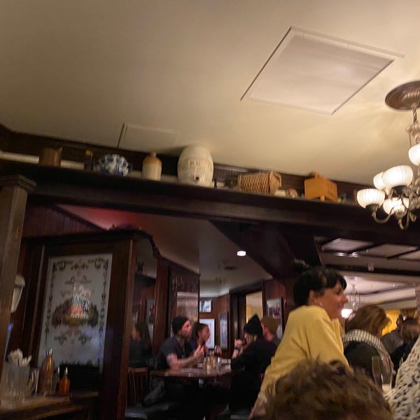 Photo taken at Dubh Linn Gate Irish Pub by Olena S. on 2/21/2020