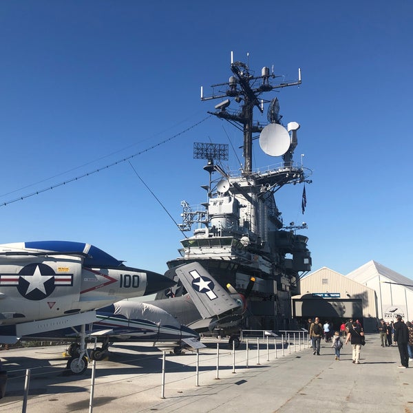 Photo taken at Intrepid Museum Store by Tomáš H. on 10/24/2019