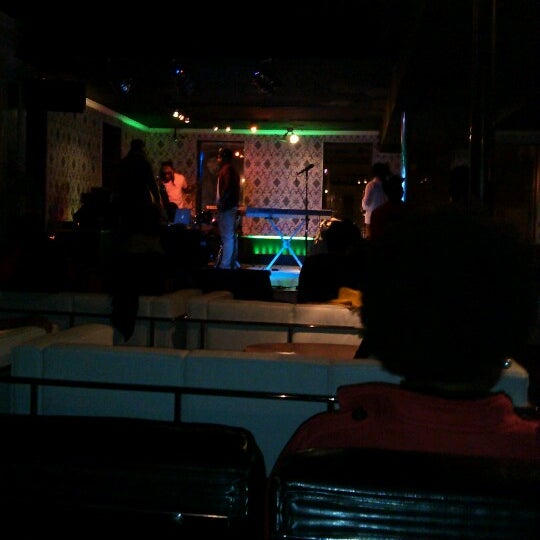 Foto tirada no(a) Liv Nightclub por Robin W. em 12/19/2012