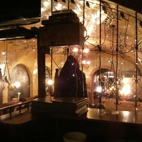 รูปภาพถ่ายที่ Taverna Romana โดย Robert John D. เมื่อ 12/31/2014